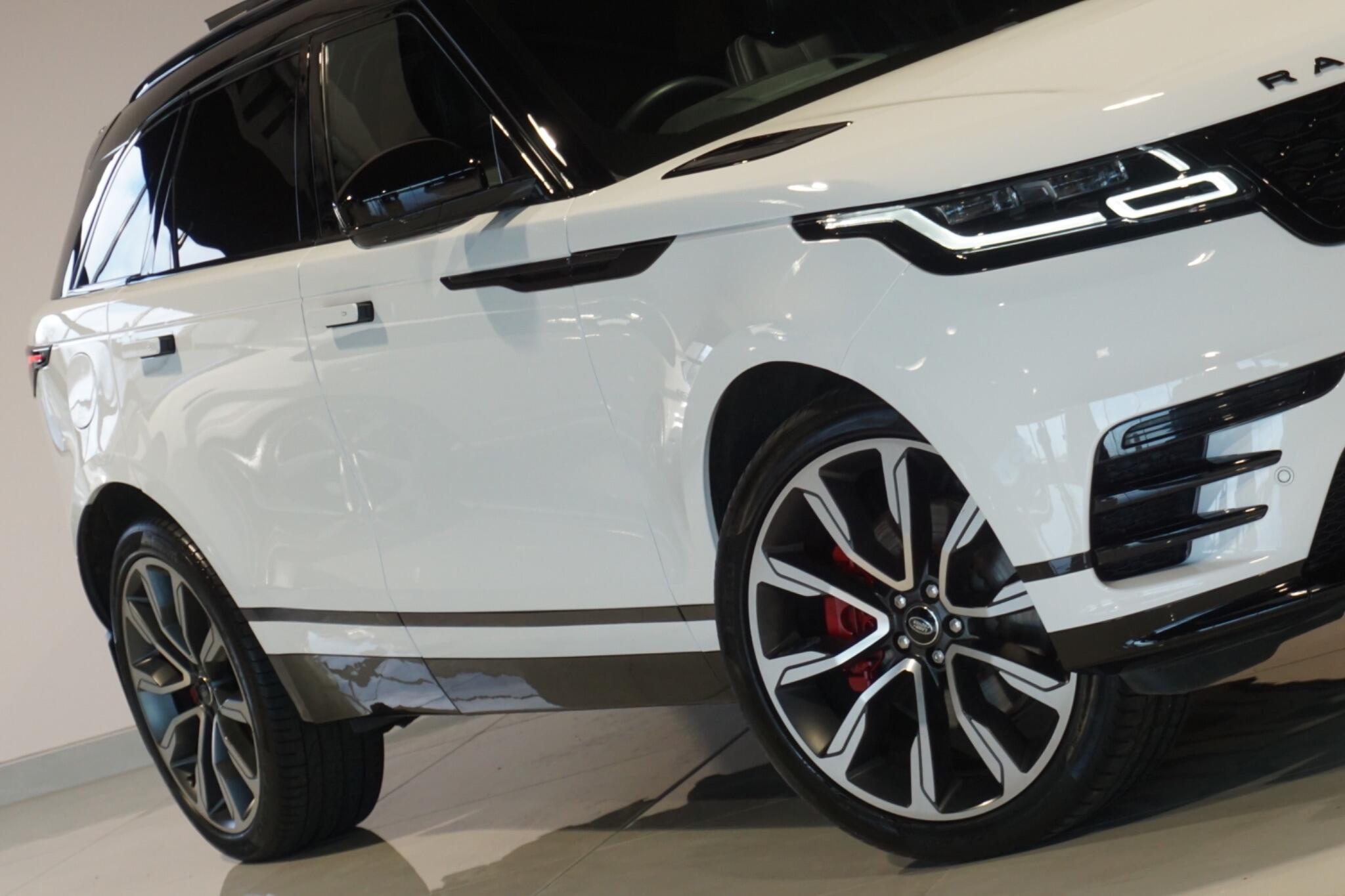 Land Rover Range Rover Velar 3.0 D300 MHEV R-Dynamic SE SUV 5dr Diesel Auto 4WD Euro 6 (s/s) (300 ps)